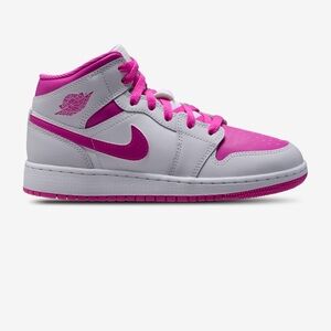 Jordan Pink and White Mid-Top Sneakers 👟 Brand new 🤩